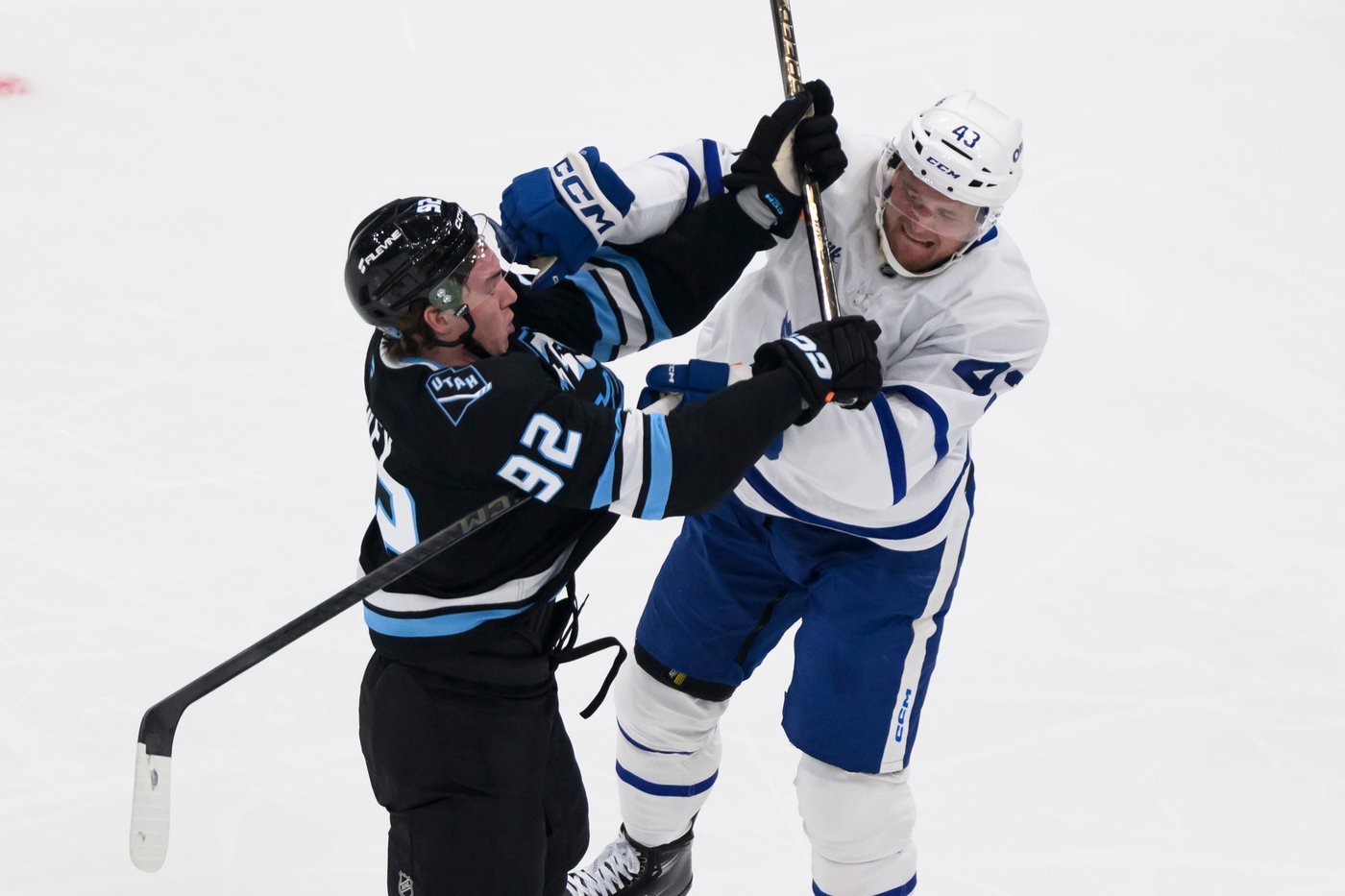 Guenther, Sergachev each have goal and assist in Mammoth's 5-4 win over Maple Leafs | iNFOnews.ca