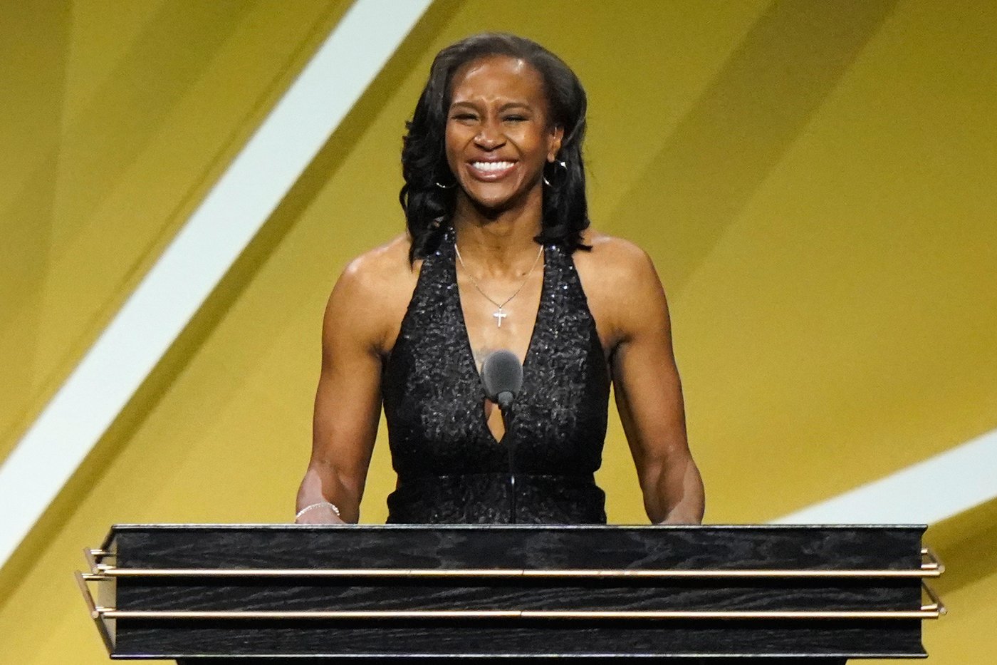 Tamika Catchings embraces a new WNBA spotlight as a USA Network commentator | iNFOnews.ca