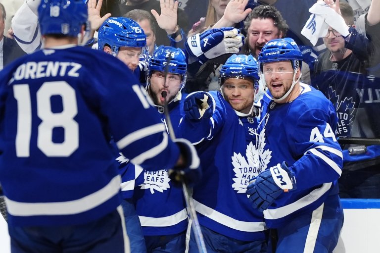 'It's inspiring': Maple Leafs paying close attention to Blue Jays' playoff run | iNFOnews.ca