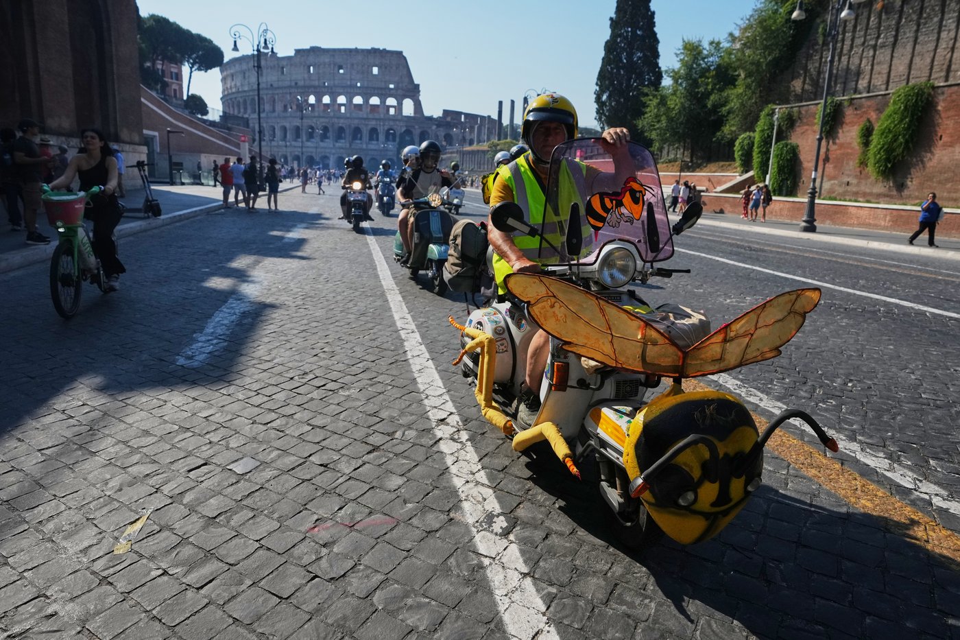 Thousands of Vespas swarm Rome’s historic center to mark iconic scooter’s 80th anniversary | iNFOnews.ca