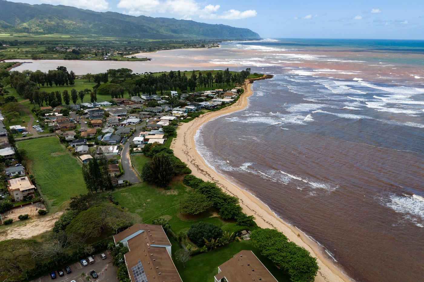 Hawaii digs out from another round of flooding after a surprise downpour, in photos | iNhome