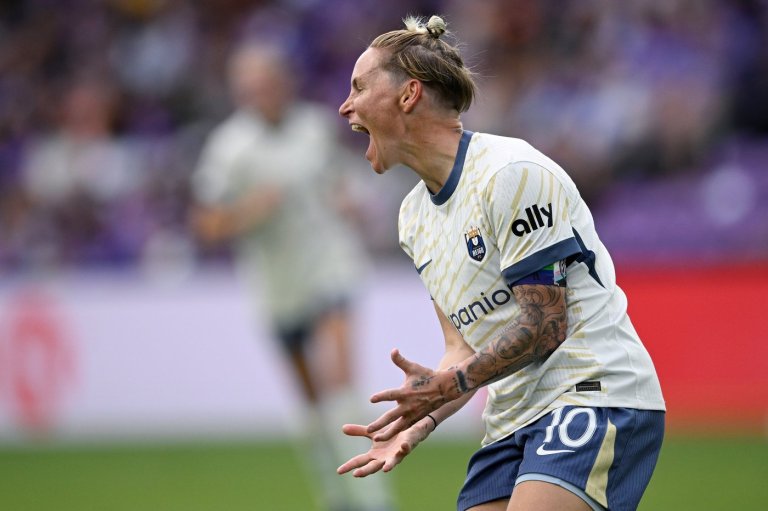 Fishlock breaks Rapinoe’s Reign scoring record in 2-0 win over the Legacy | iNFOnews.ca