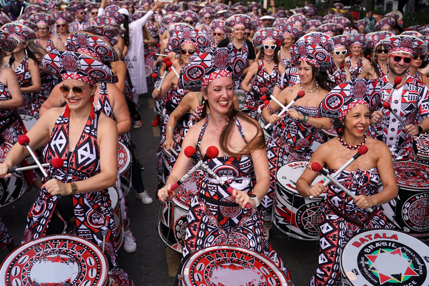 Photos show revelers celebrating Caribbean culture at London's Notting Hill Carnival | iNFOnews.ca
