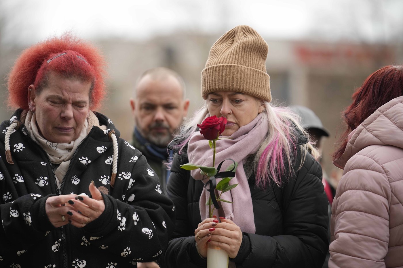 Germans mourn the 5 killed and 200 injured in the apparent attack on a Christmas market | iNFOnews.ca