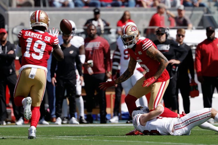 The 49ers dial up a hook-and-ladder play to open scoring against the Cardinals | iNFOnews.ca