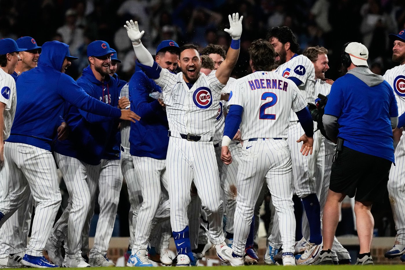 Michael Conforto comes through in a pinch as streaking Cubs rally in 9th for 5-4 win over Reds | iNFOnews.ca Michael Conforto comes through in a pinch as streaking Cubs rally in 9th for 5-4 win over Reds | iNFOnews.ca