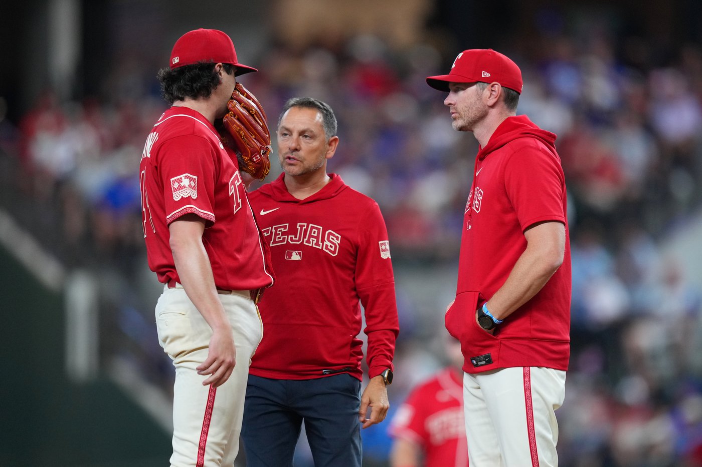 Rangers starter Cal Quantrill leaves after throwing 12 pitches because of right lat tightness | iNFOnews.ca Rangers starter Cal Quantrill leaves after throwing 12 pitches because of right lat tightness | iNFOnews.ca