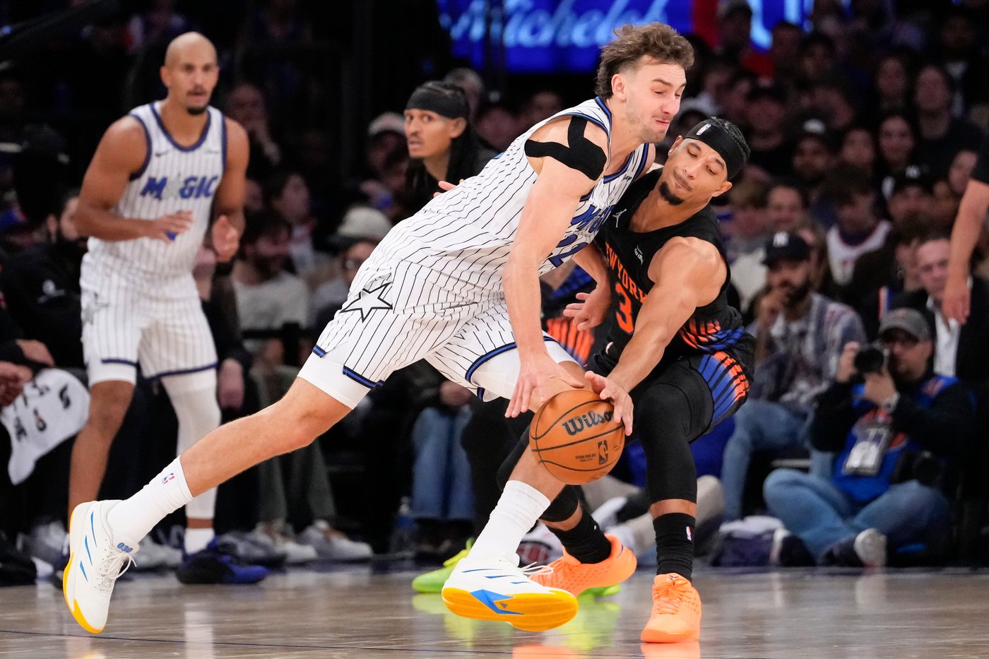 Wagner, Magic use big fourth quarter to drop Knicks to 0-3 with 111-102 victory | iNFOnews.ca