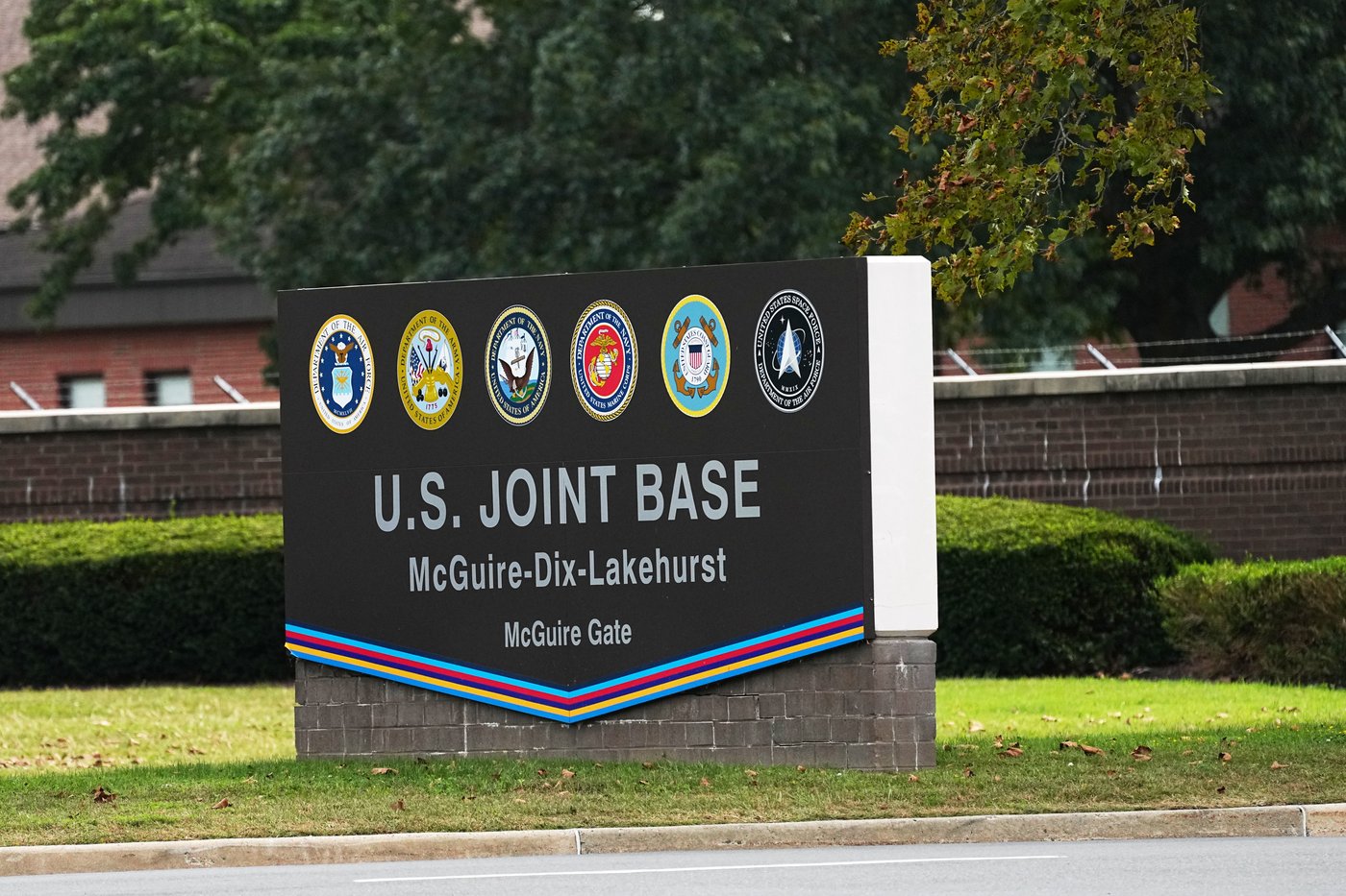 Federal employee taken into custody following "active shooter hoax" at NJ's largest military base | iNFOnews.ca