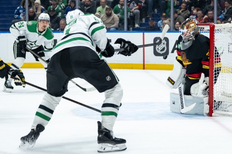 Robertson extends scoring streak, Dallas Stars double up Vancouver Canucks 4-2 | iNFOnews.ca