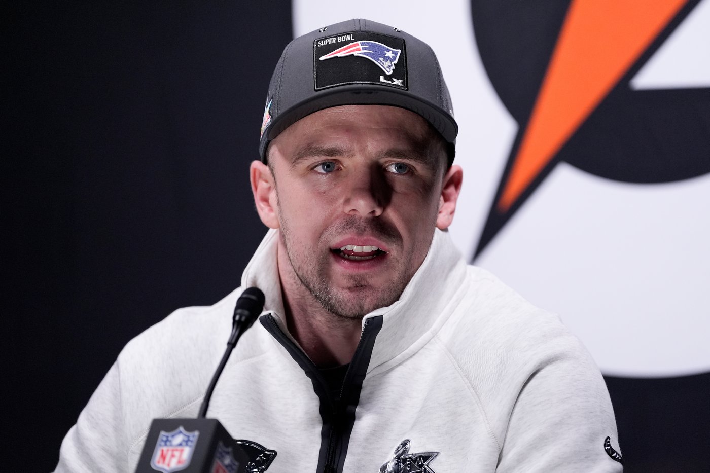 Seahawks rookie safety Nick Emmanwori injures an ankle during practice for the Super Bowl | iNFOnews.ca