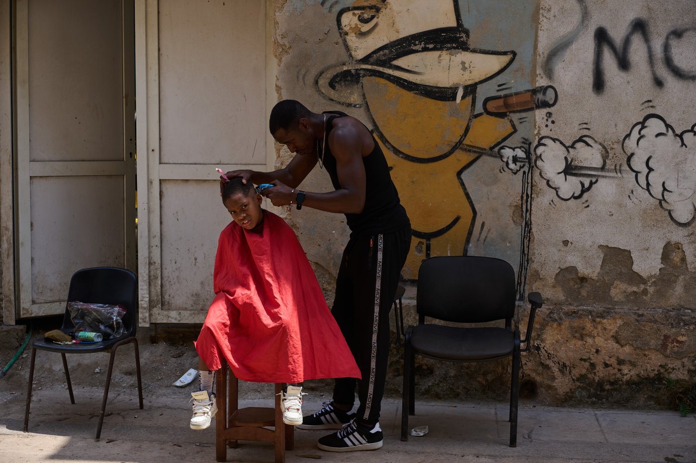 From beauty to transportation, a lack of water and power forces Cubans to change their routines | iNFOnews.ca