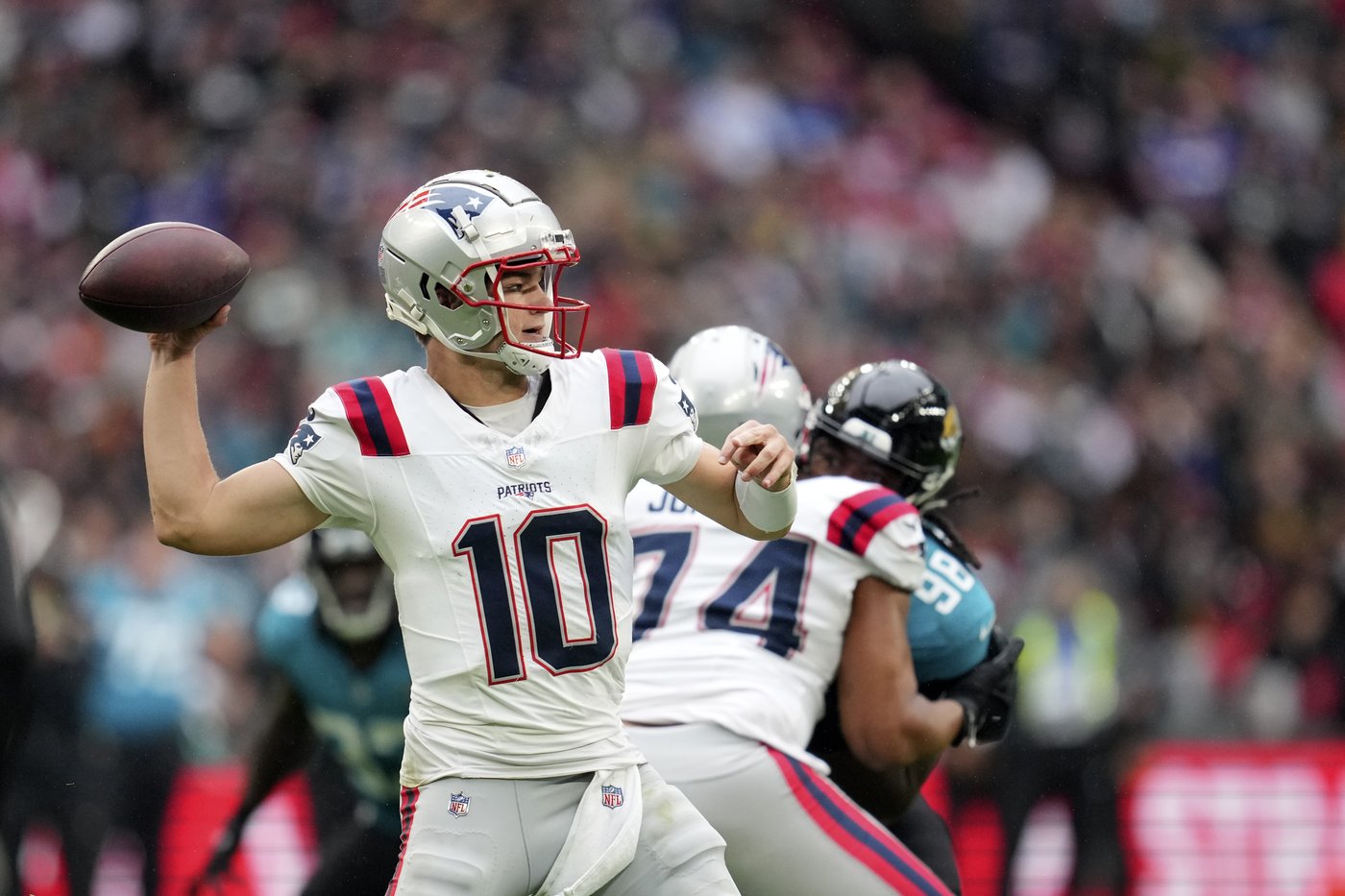 Bigsby scores 2 TDs as Jaguars show fight in 32-16 win over Patriots in London | iNFOnews.ca