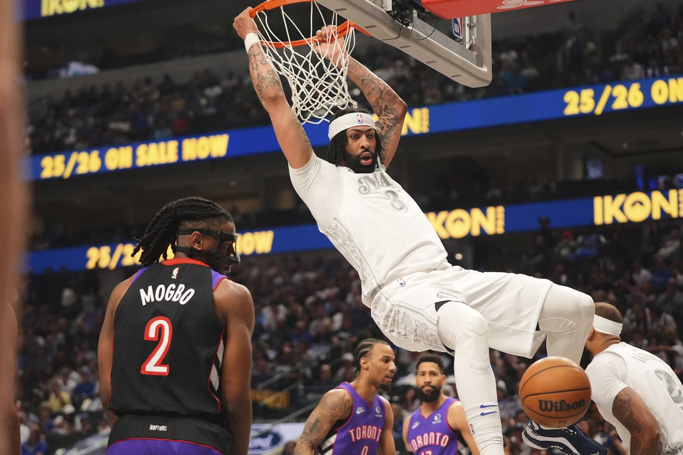Anthony Davis gets first triple-double of the season to lead Mavericks past Raptors 124-102 | iNFOnews.ca Anthony Davis gets first triple-double of the season to lead Mavericks past Raptors 124-102 | iNFOnews.ca