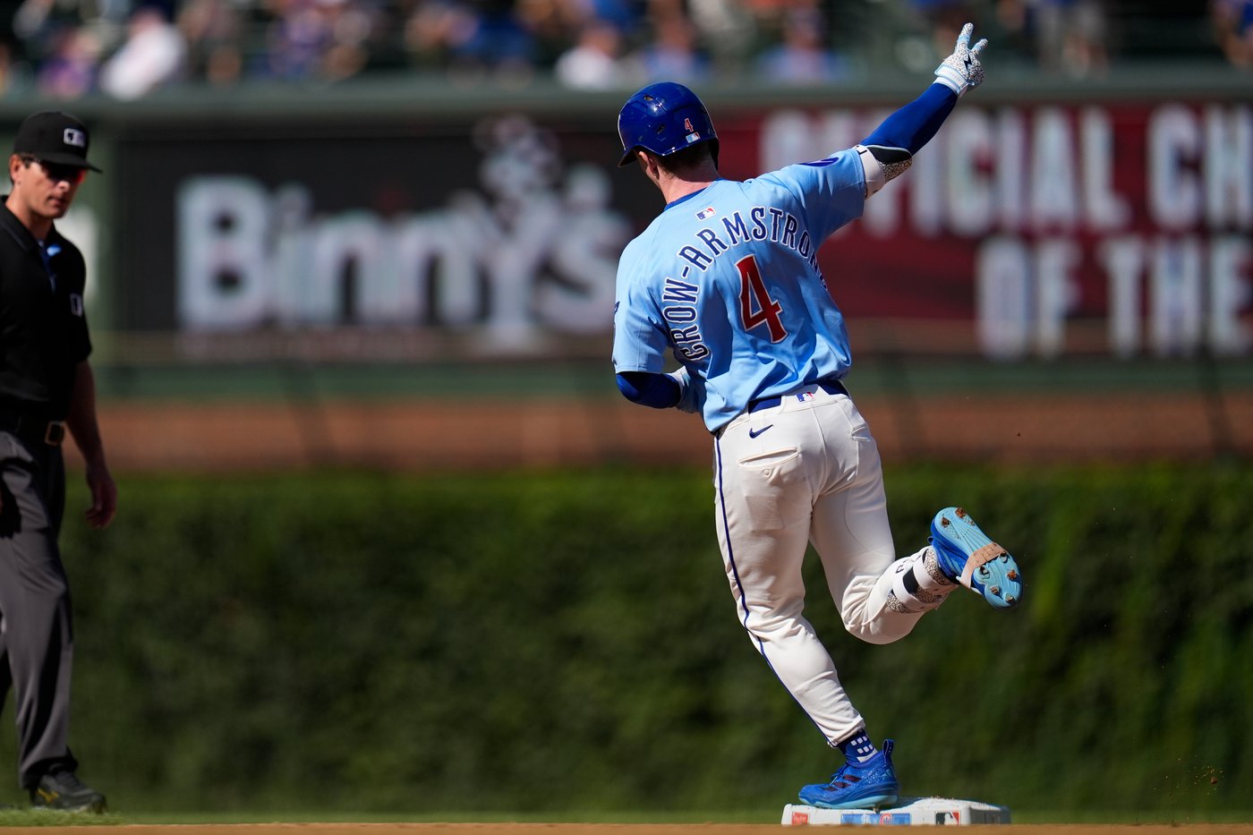 Crow-Armstrong hits 30th HR, making him the record 6th 30-30 player in the majors this season | iNFOnews.ca