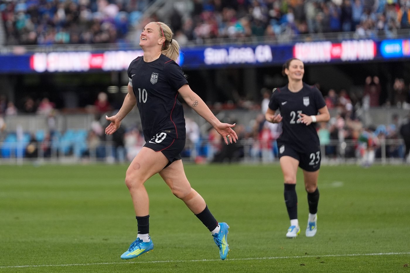 Lavelle and Heaps score to give USWNT a 2-1 win over Japan | iNFOnews.ca