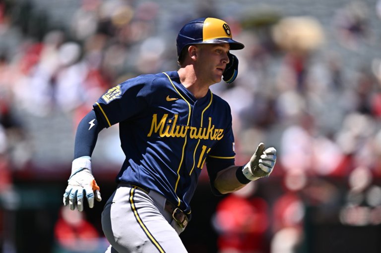 Brewers shortstop Cooper Pratt goes on injured list with strained right hamstring | iNFOnews.ca