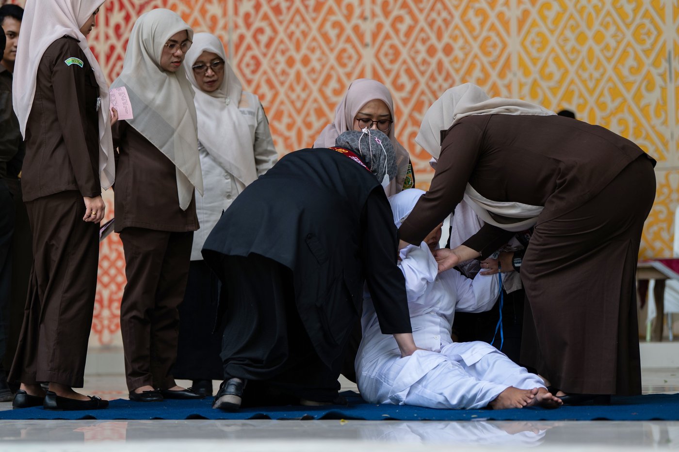 Couple caned for kissing on TikTok in Indonesia's conservative Aceh province | iNFOnews.ca Couple caned for kissing on TikTok in Indonesia's conservative Aceh province | iNFOnews.ca