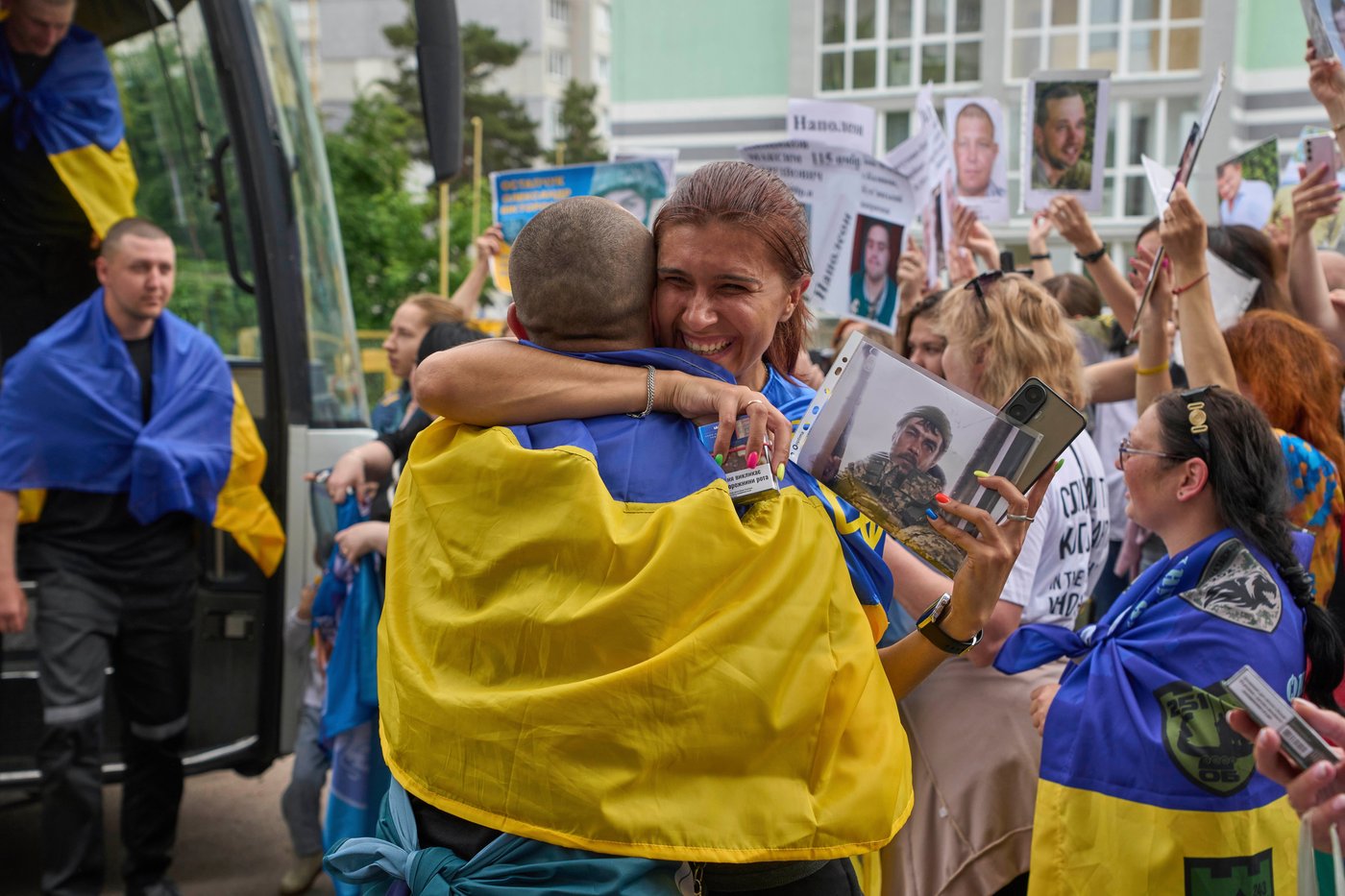 The top AP photos from Ukraine in 2025 show its grief and grit in another year of war | iNFOnews.ca