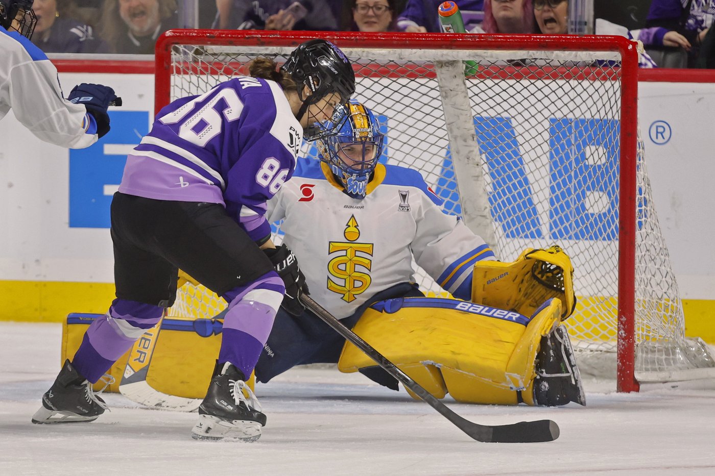 McQuigge and Cava each score 2 goals, Frost beat Sceptres 7-5, take 2-1 series lead | iNFOnews.ca McQuigge and Cava each score 2 goals, Frost beat Sceptres 7-5, take 2-1 series lead | iNFOnews.ca
