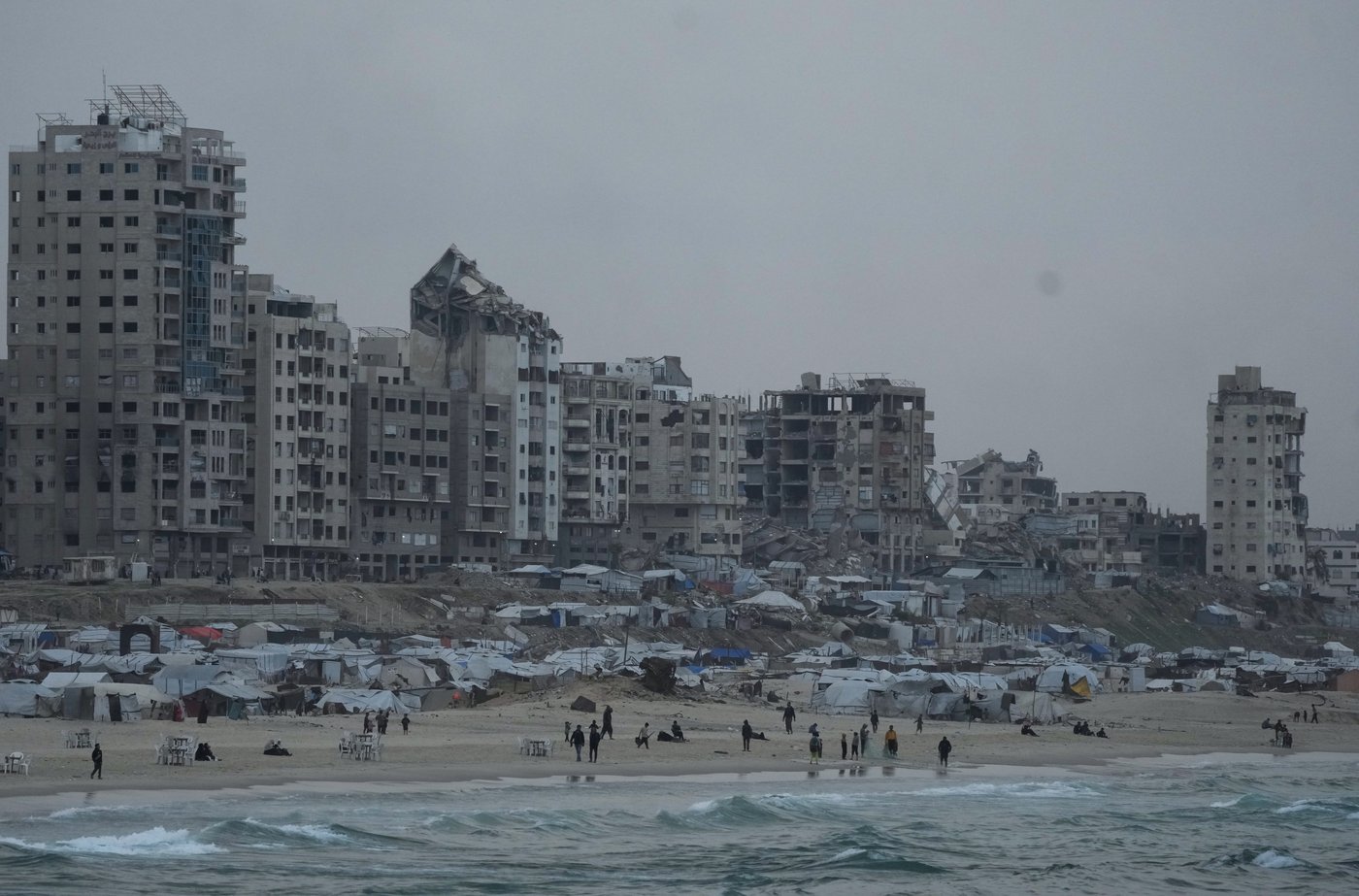 Qatari leader says the Gaza ceasefire is at a critical moment | iNFOnews.ca Qatari leader says the Gaza ceasefire is at a critical moment | iNFOnews.ca