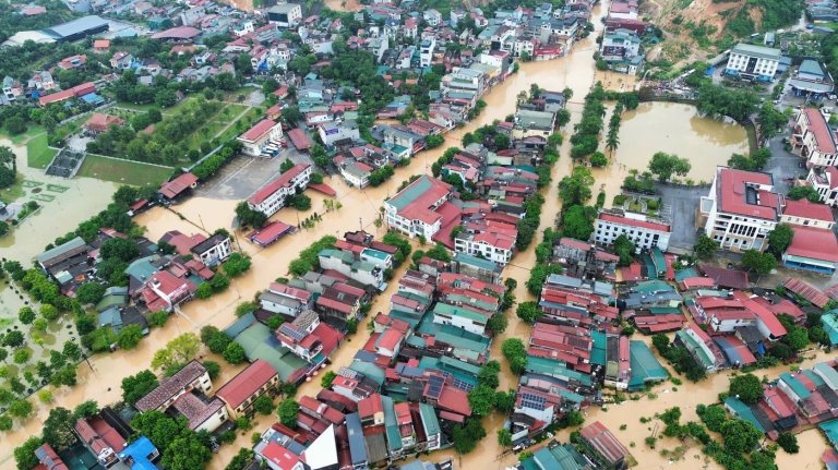 Tropical storm edges toward the Philippines and may grow to a typhoon on path toward China | iNFOnews.ca