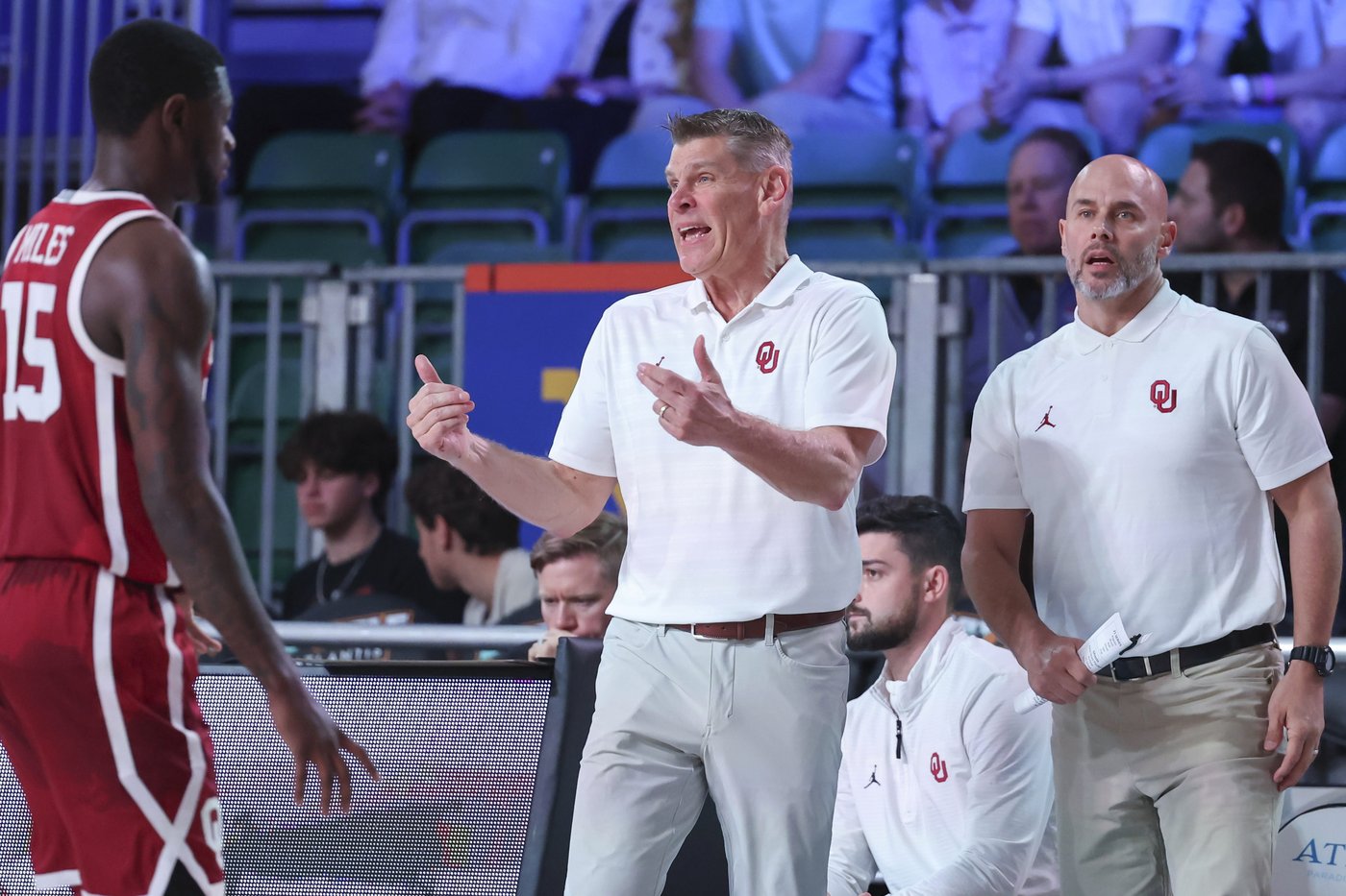 Oklahoma hangs on to beat Providence 79-77 in wild finish at Battle 4 Atlantis | iNFOnews.ca