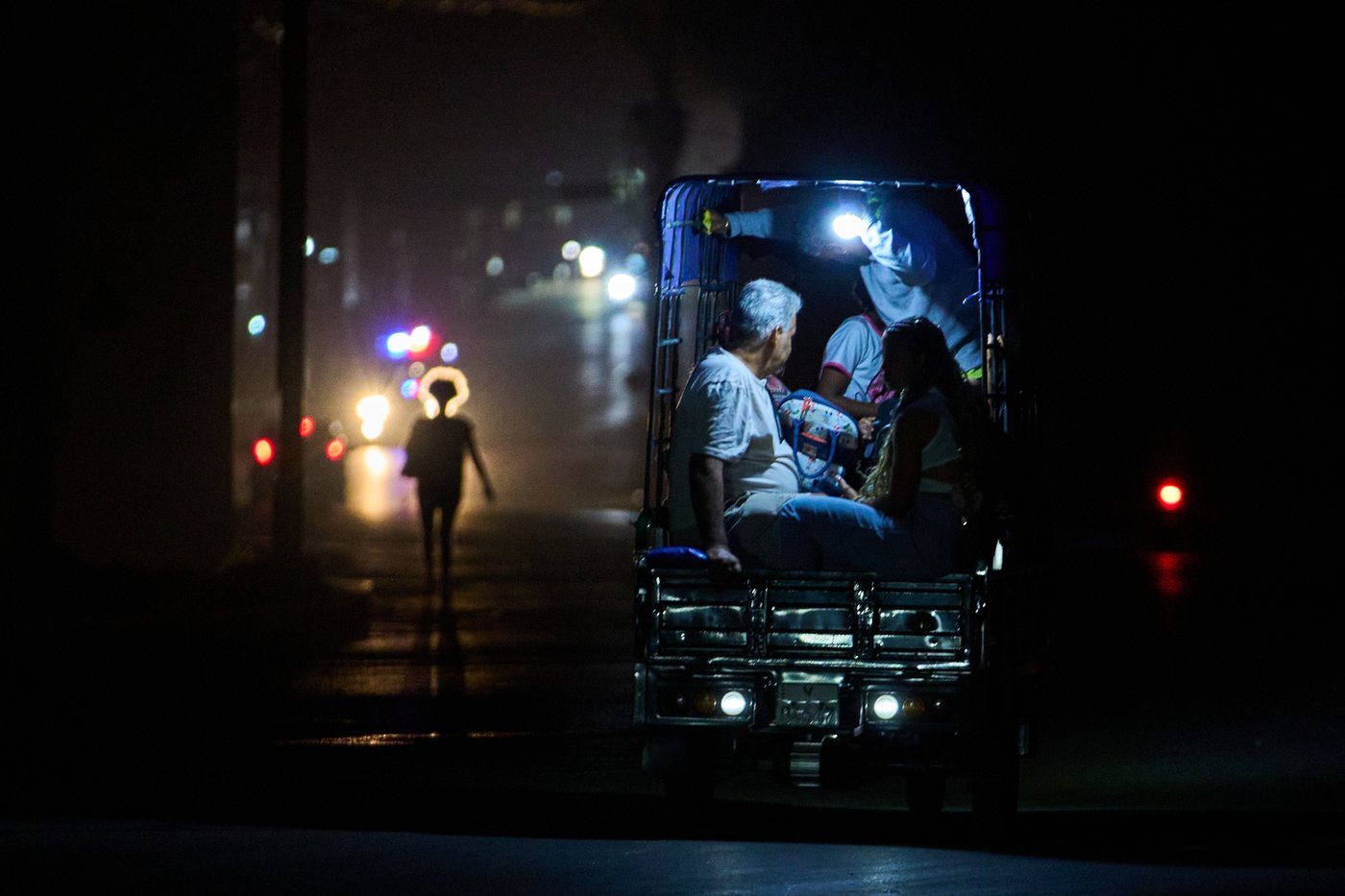 Cuba plunged into islandwide blackout as power crisis worsens, in photos | iNFOnews.ca