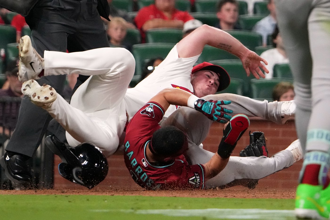Arenado, Gurriel deliver RBI hits, D-back score winning run on passed ball in 4-3 win over Cards | iNFOnews.ca