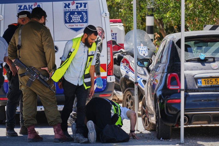 Arab attacker opens fire in central Israel, killing 1 and wounding 5 | iNFOnews.ca