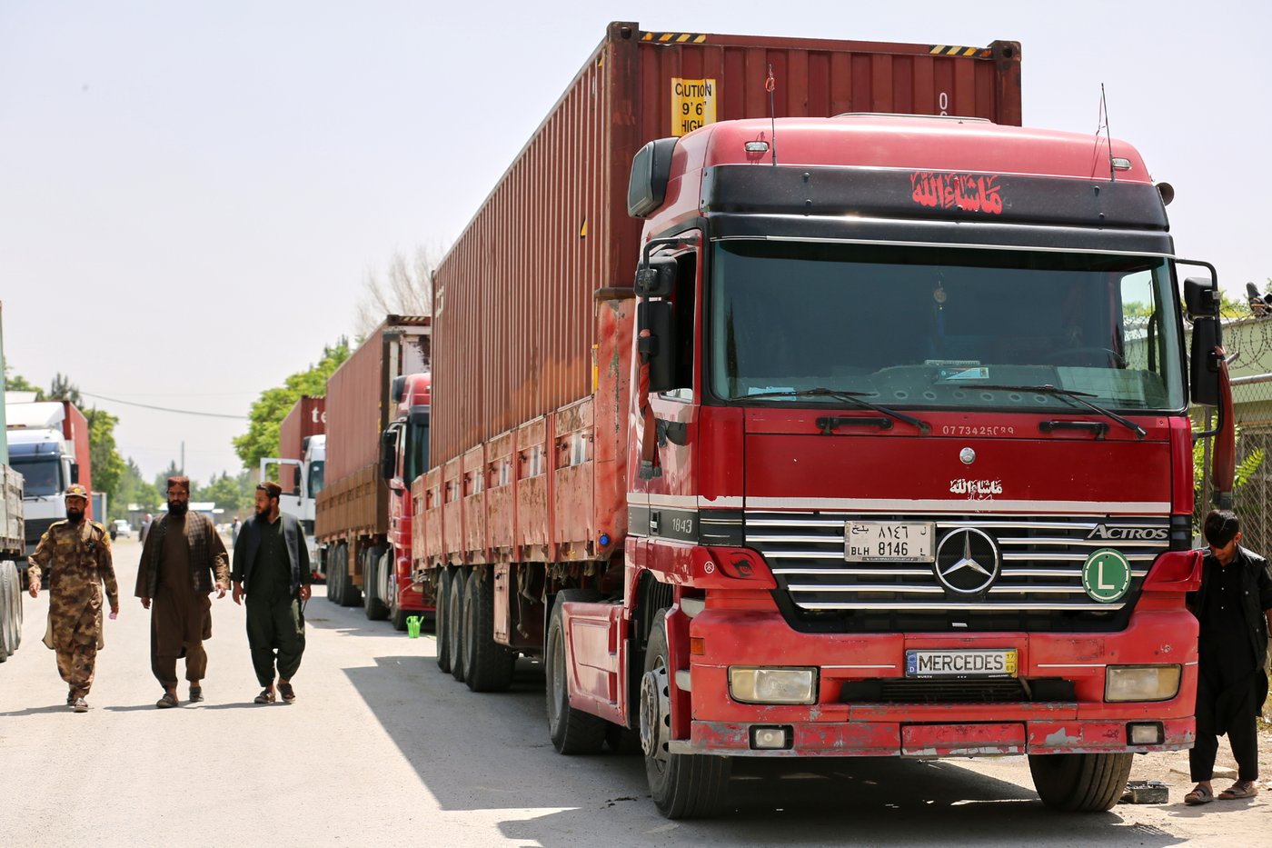 Strait of Hormuz closure chokes trade and aid for Afghanistan | iNFOnews.ca