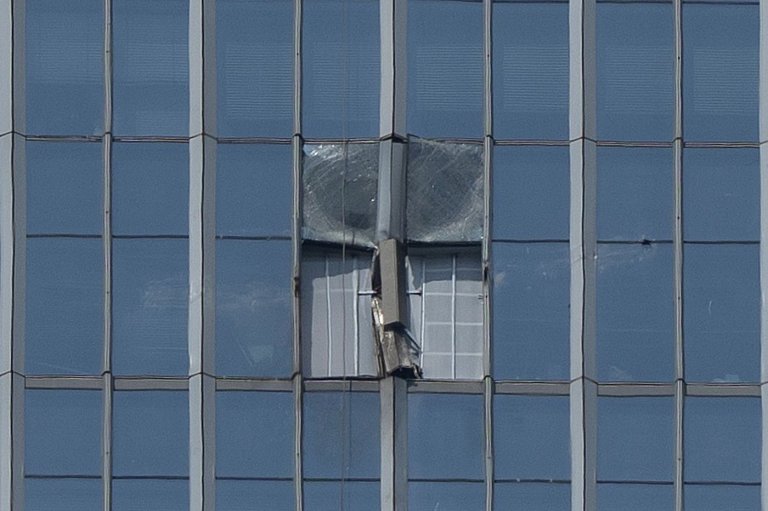 Pilot who hit Beijing's tallest building wrote about 'ending his life,' Chinese authorities say | iNFOnews.ca