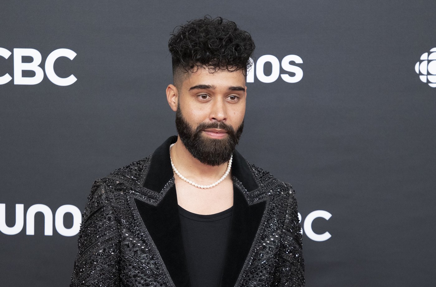 Man arrested after Punjabi singer AP Dhillon's B.C. home shot at | iNFOnews.ca