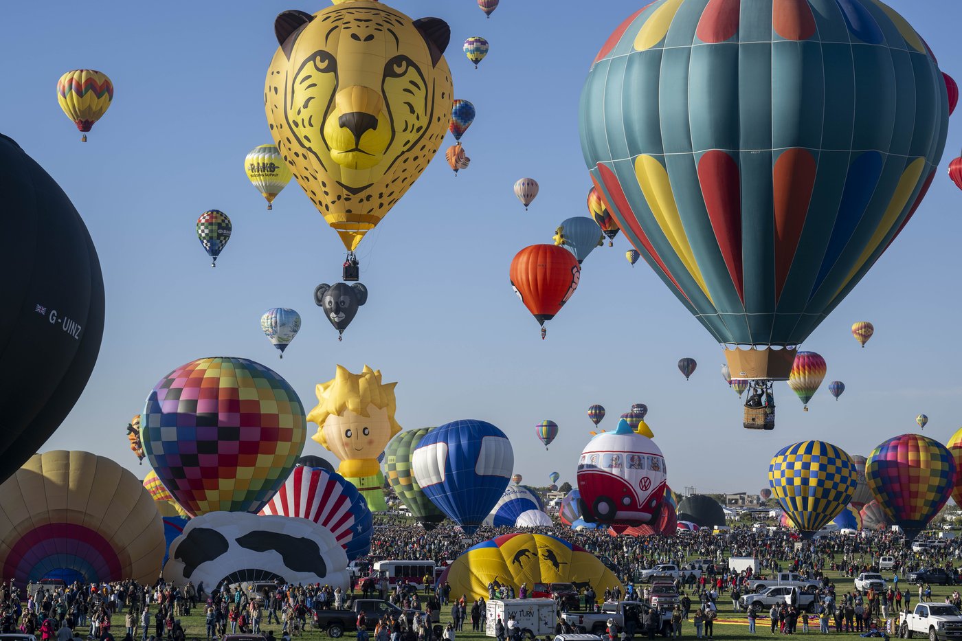 International fiesta fills New Mexico's sky with colorful hot air balloons | iNFOnews.ca International fiesta fills New Mexico's sky with colorful hot air balloons | iNFOnews.ca