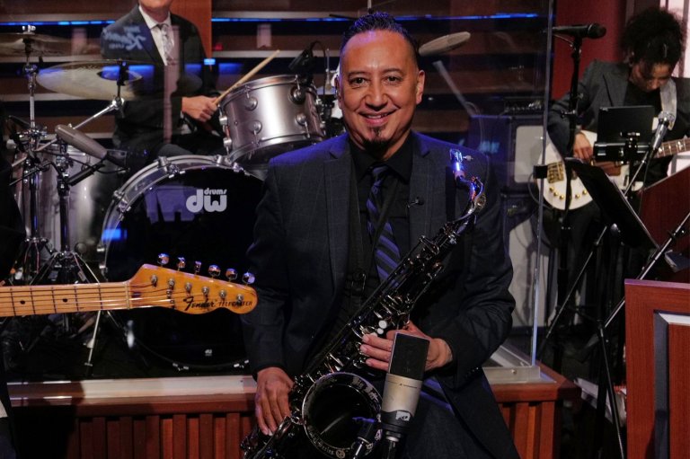 Cleto Escobedo III, Jimmy Kimmel's bandleader and childhood friend, dies at 59 | iNFOnews.ca