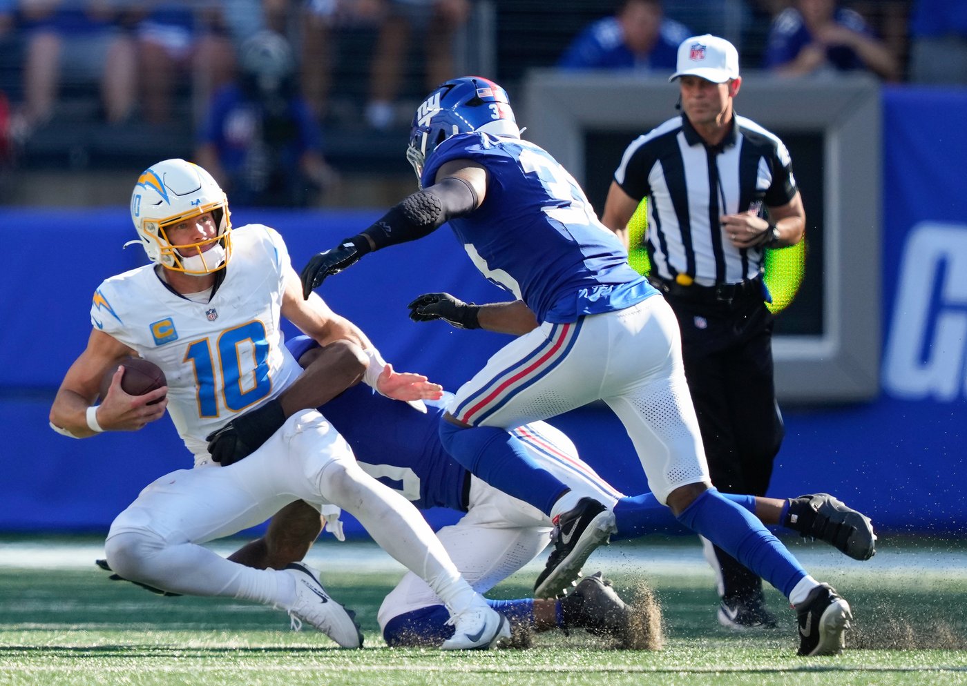 Chargers' injured O-line faces Commanders' ineffective pass rush in showdown of struggling fronts | iNFOnews.ca Chargers' injured O-line faces Commanders' ineffective pass rush in showdown of struggling fronts | iNFOnews.ca