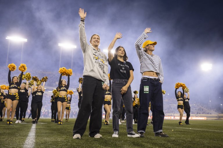 Report: 75% of Canadians are fans of women's sport, but finding games a challenge | iNFOnews.ca