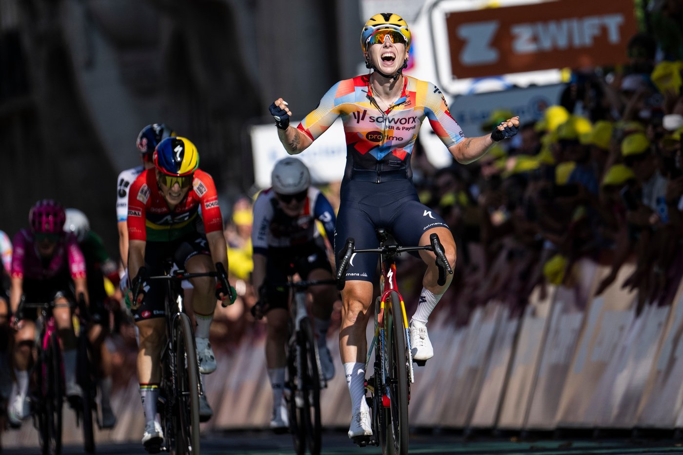 Lorena Wiebes wins opening stage of Women's Tour de France | iNFOnews.ca