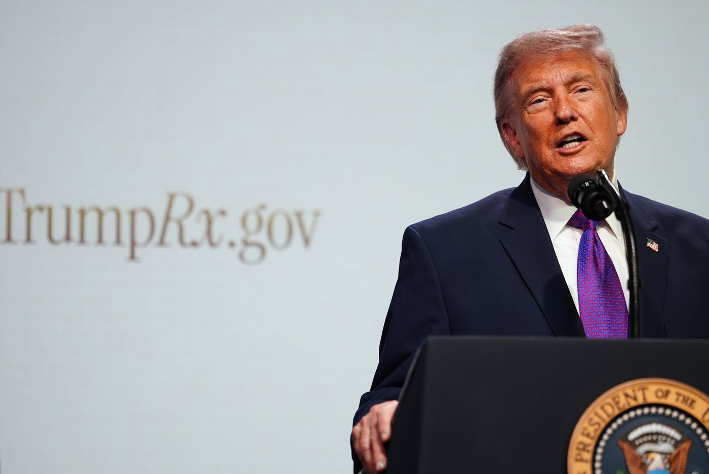 Trump touts a major TrumpRx expansion, adding more than 600 generic drugs | iNFOnews.ca