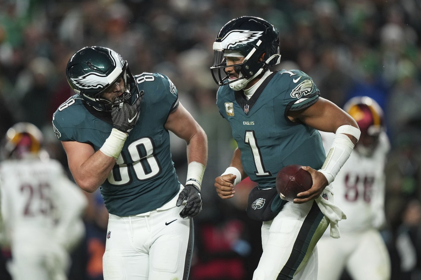 Saquon Barkley runs for 2 TDs, Eagles beat Commanders 26-18 to stretch NFC East lead | iNFOnews.ca