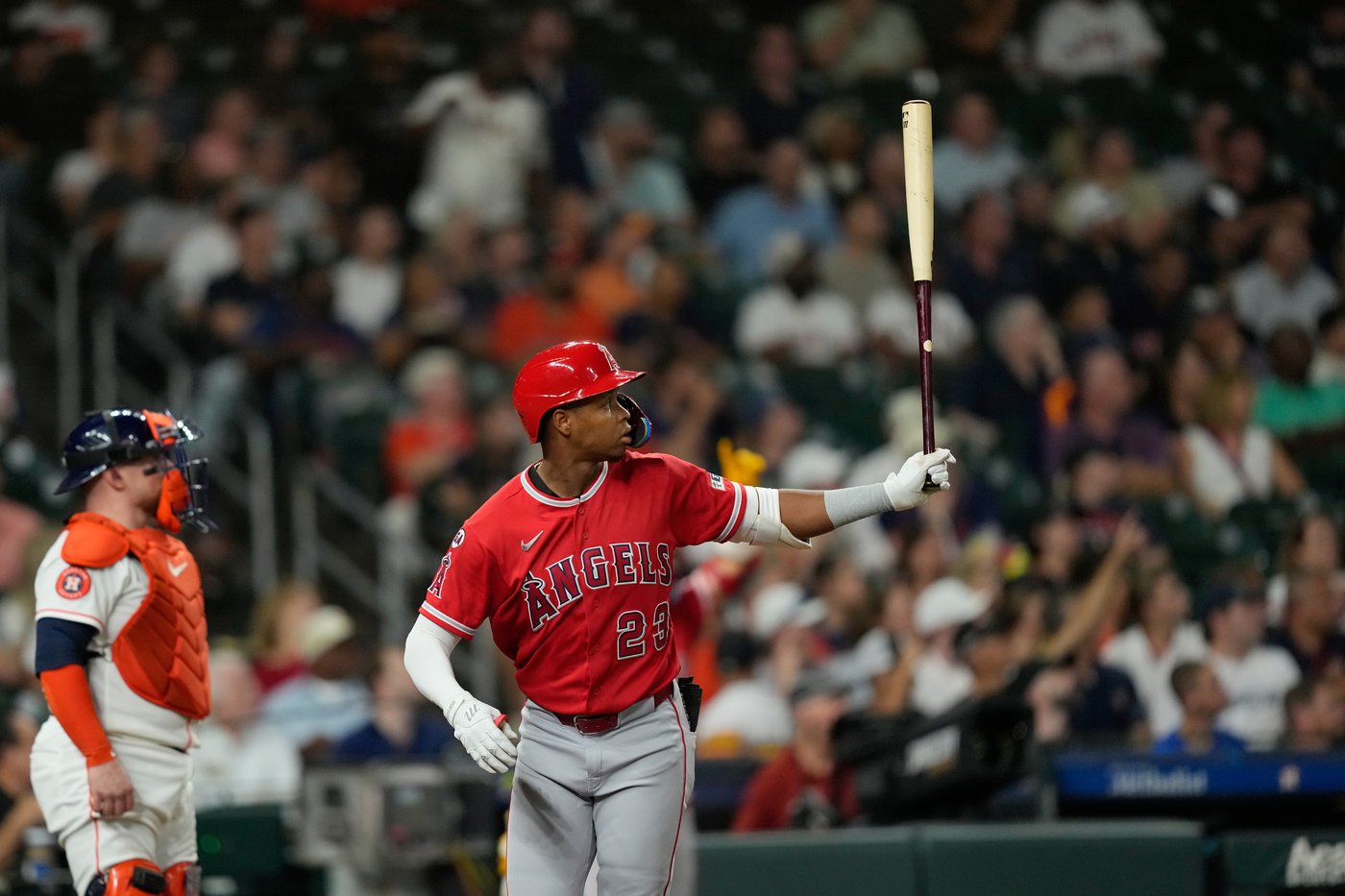 Pecko fans 4 in MLB debut, Vázquez hits 7th homer as the Astros beat the Angels 3-2 | iNFOnews.ca