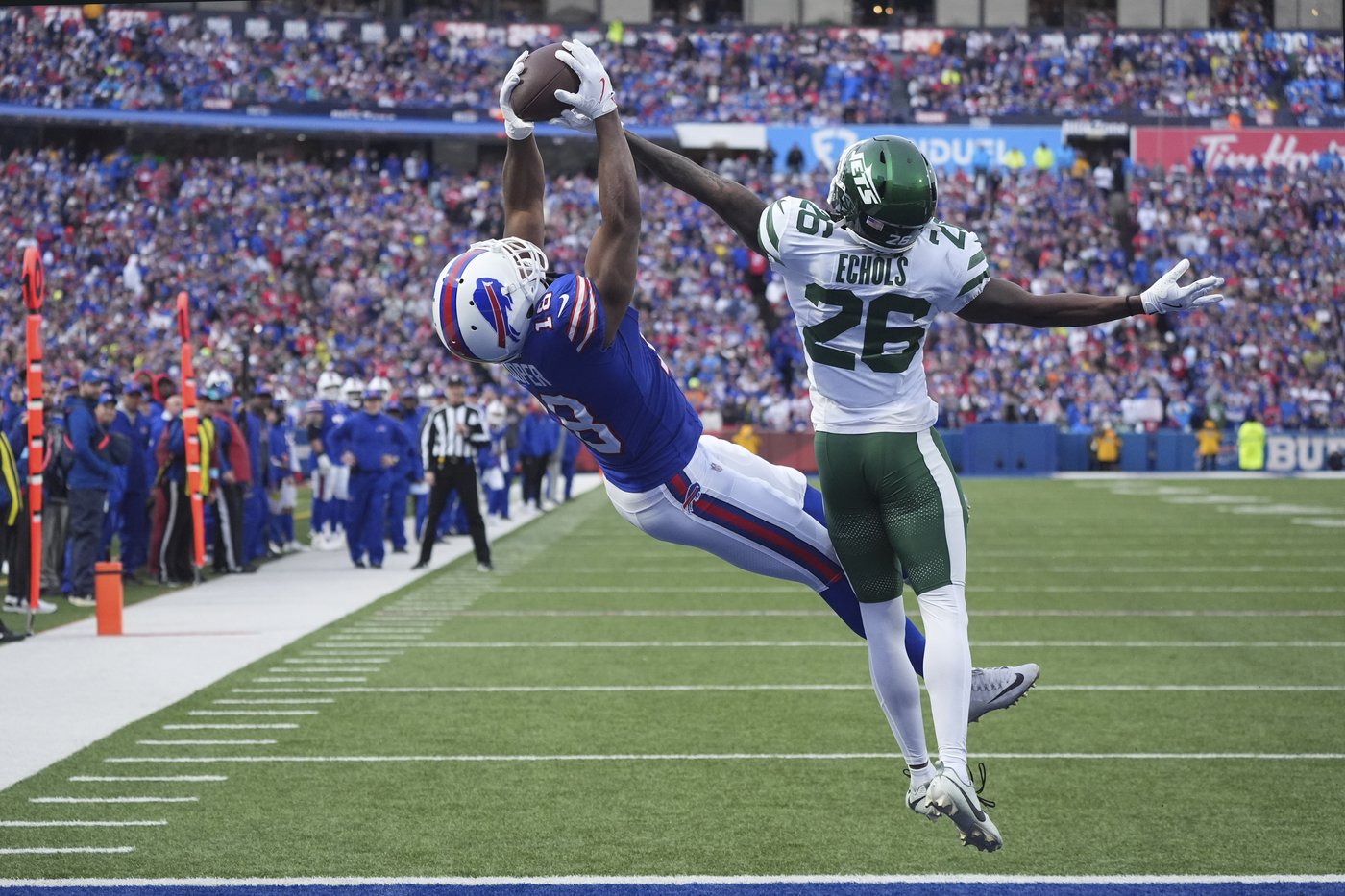 Bills clinch the AFC's No. 2 seed with a 40-14 rout of the undisciplined Jets | iNFOnews.ca Bills clinch the AFC's No. 2 seed with a 40-14 rout of the undisciplined Jets | iNFOnews.ca