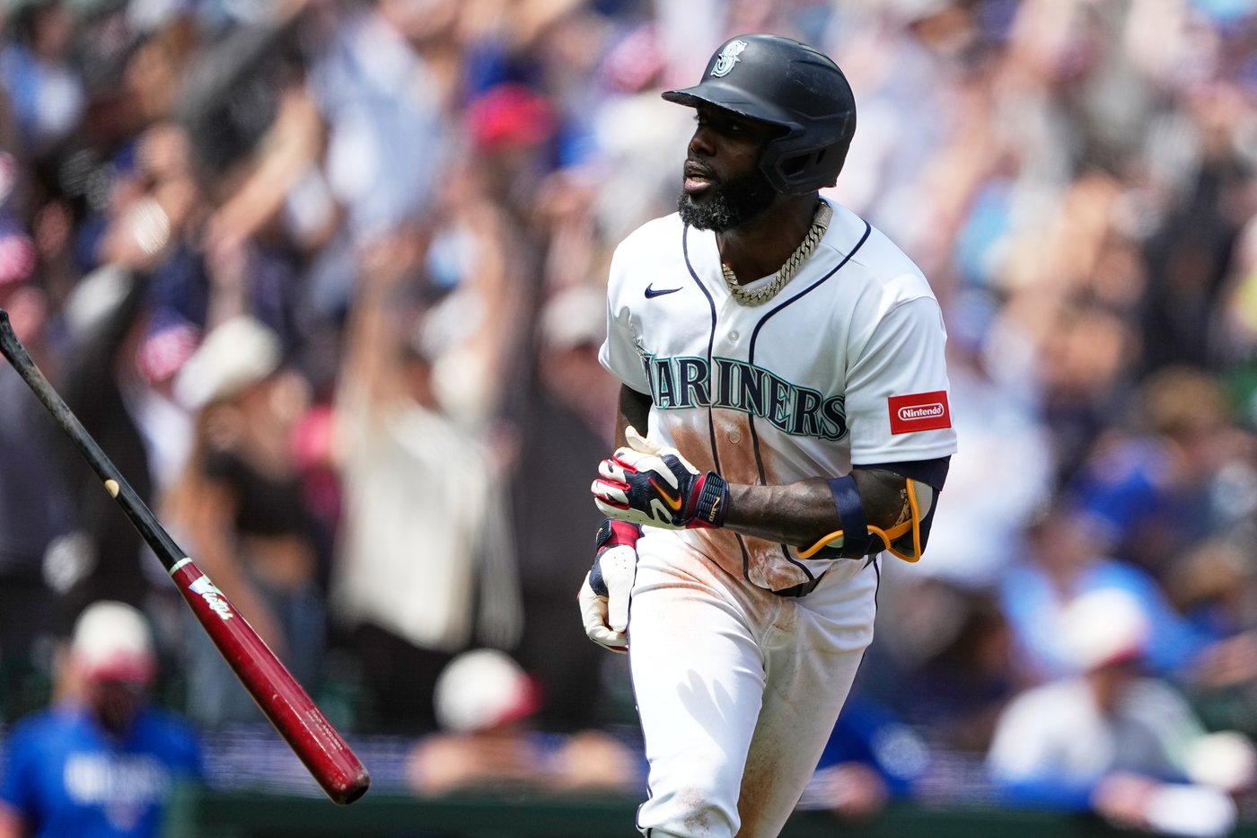 Mariners rout Blue Jays 11-0 behind Logan Gilbert's one-hit outing | iNFOnews.ca