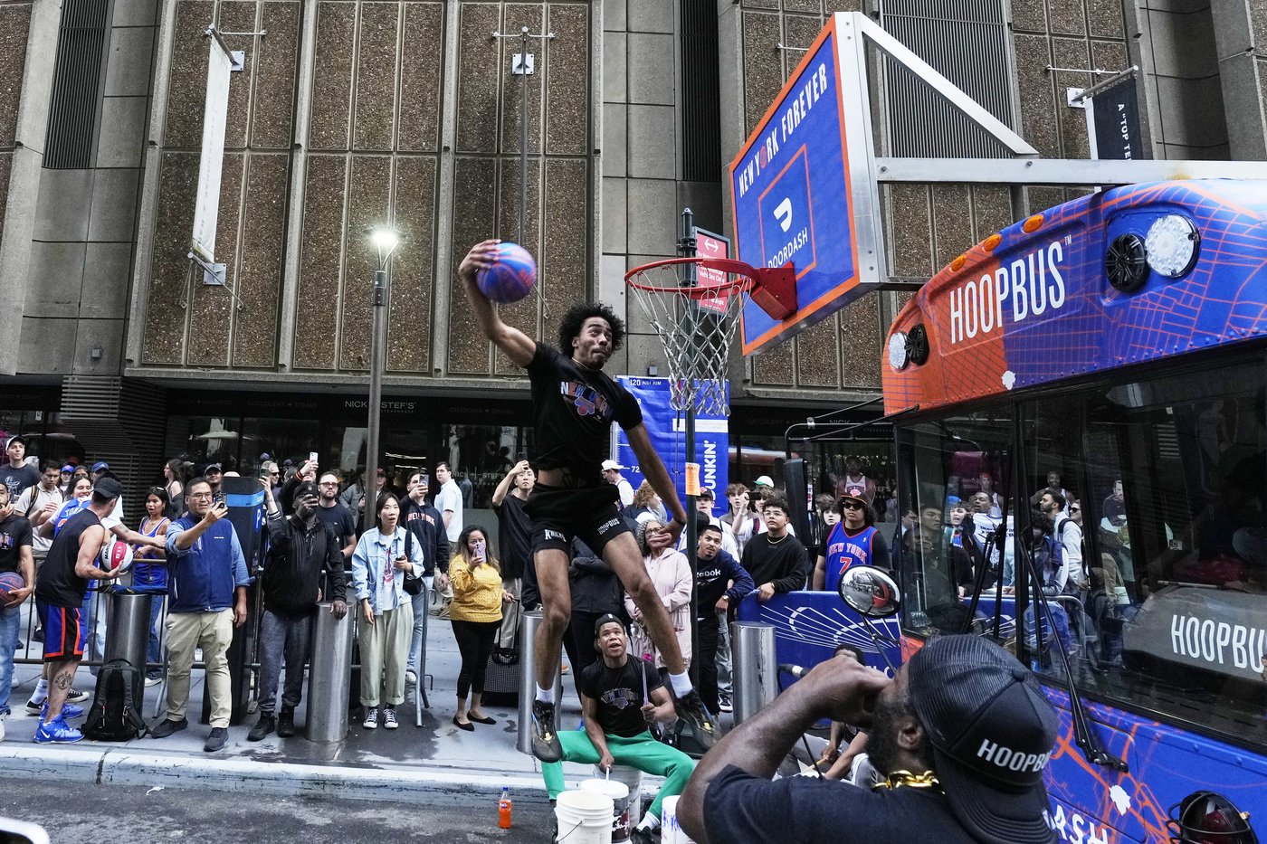 Knicks fans get the Game 6 fun started early with block party zone outside Madison Square Garden | iNFOnews.ca