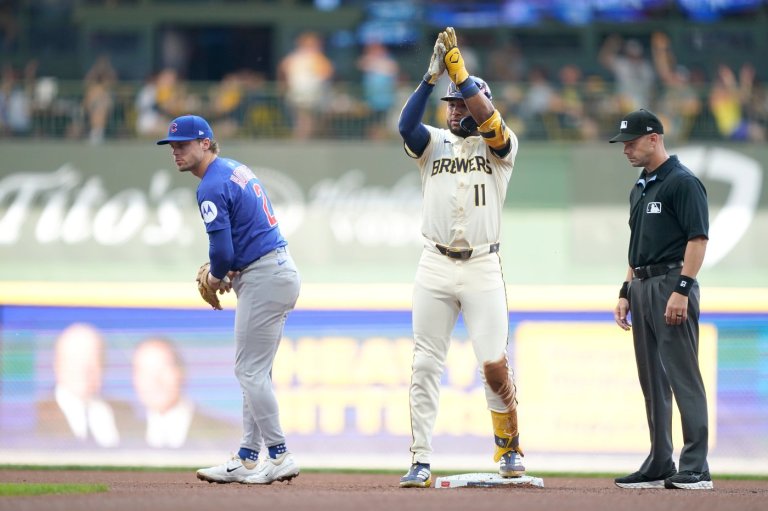 Brewers' Chourio starting in Game 2 of NLDS vs. Cubs after exiting Game 1 with hamstring tightness | iNFOnews.ca
