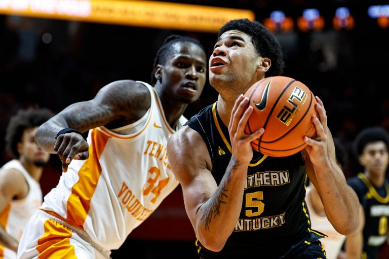 Louisville adds fifth-year forward LJ Wells to the basketball roster for this season | iNFOnews.ca