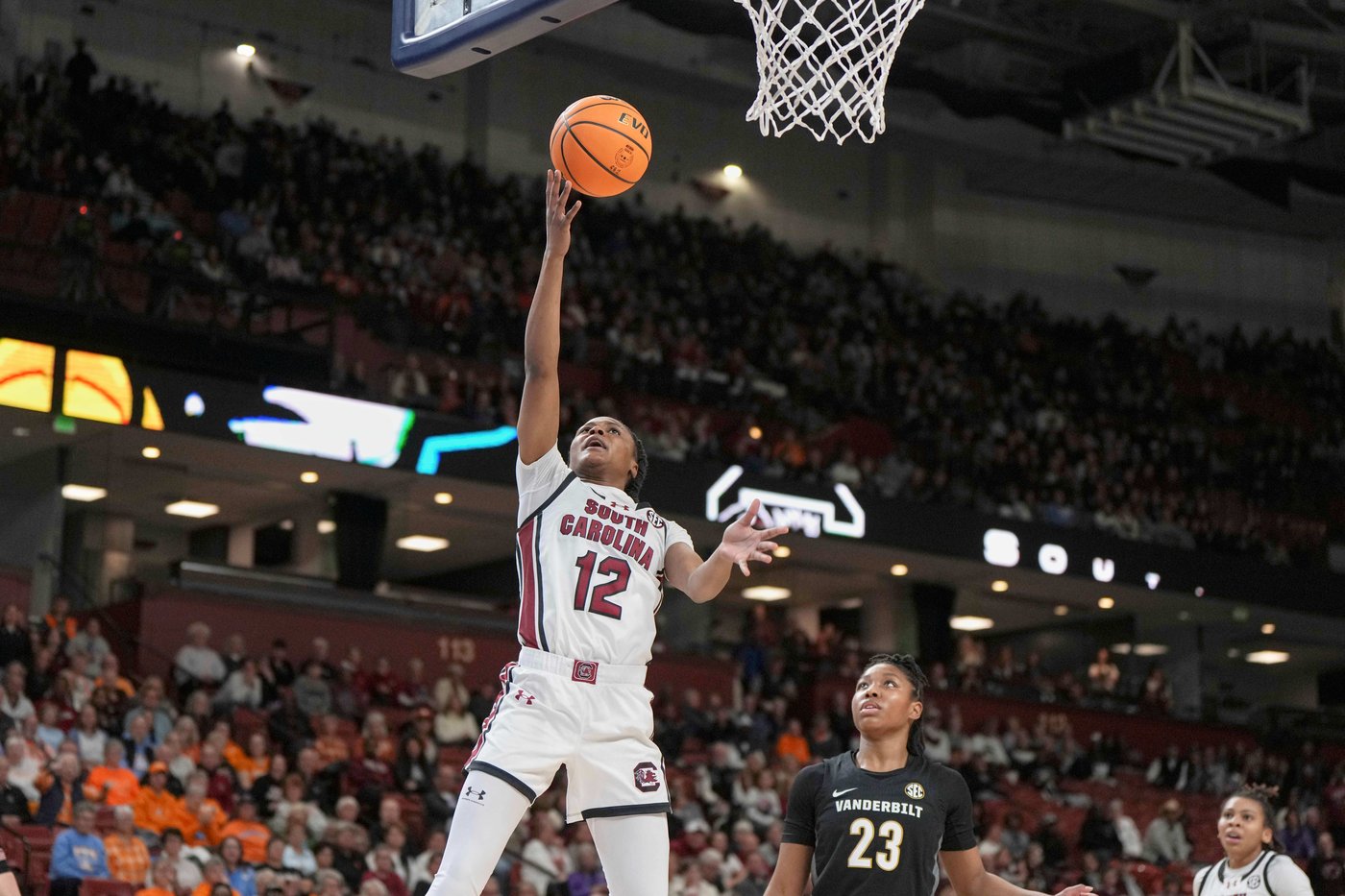 Unselfishness, depth have become South Carolina's calling card as it eyes 3rd NCAA title in 4 years | iNFOnews.ca
