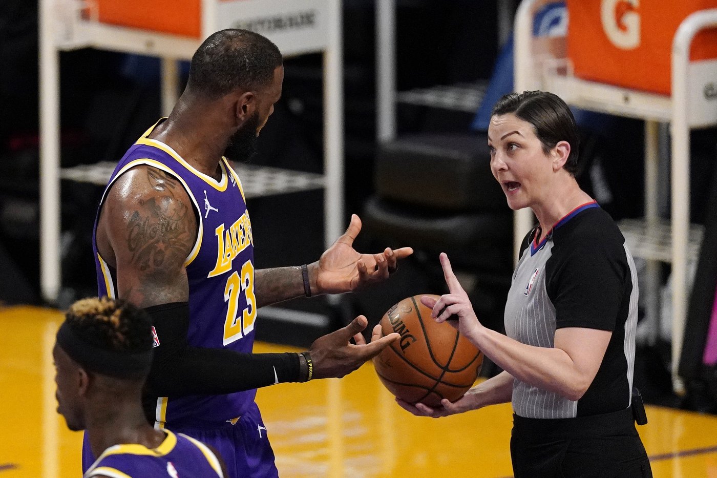 Lauren Holtkamp-Sterling announces decision to retire as NBA referee, citing knee issues | iNFOnews.ca Lauren Holtkamp-Sterling announces decision to retire as NBA referee, citing knee issues | iNFOnews.ca