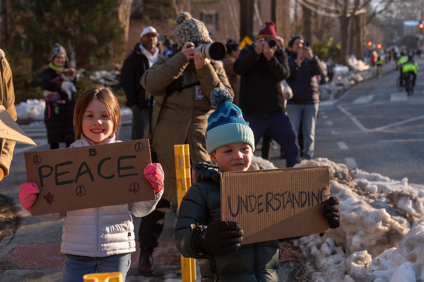 Buddhist monks' 15-week walk for peace ends in Washington, DC | iNFOnews.ca
