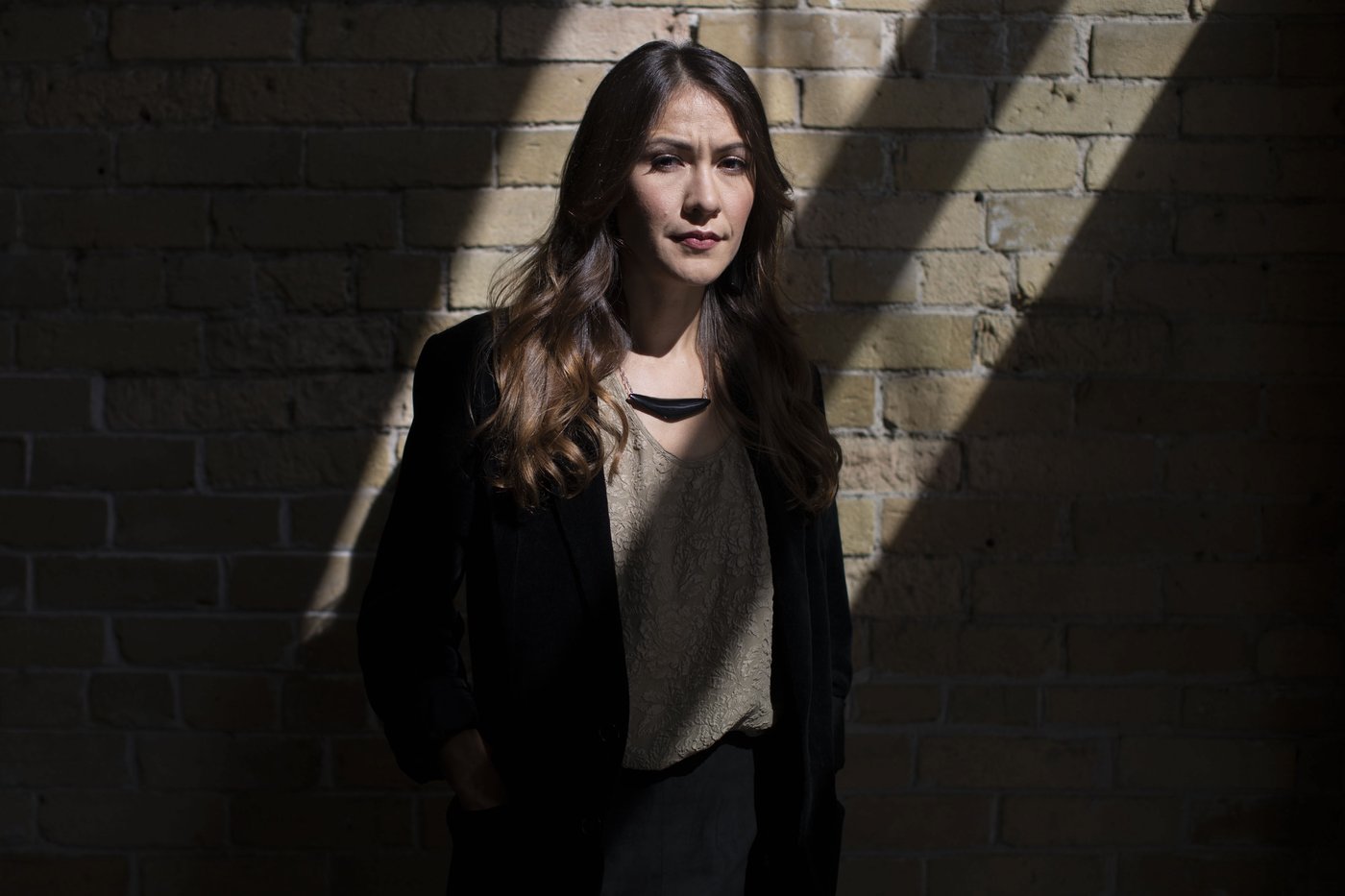 Actor Elle-Máijá Tailfeathers returns award to Toronto film critics group, says her speech was censored | iNFOnews.ca